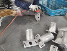 ចំណុចទាញអំពូលភ្លើងតាមដងផ្លូវ