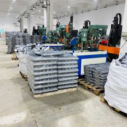 ផ្ទះអាលុយមីញ៉ូម - ពន្លឺ